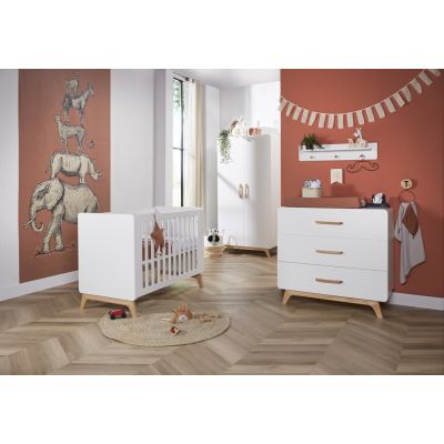 Europe Baby Ledikant 70 x 140 Incl. Juniorzijden - Commode - Hanglegkast Iglo Wit